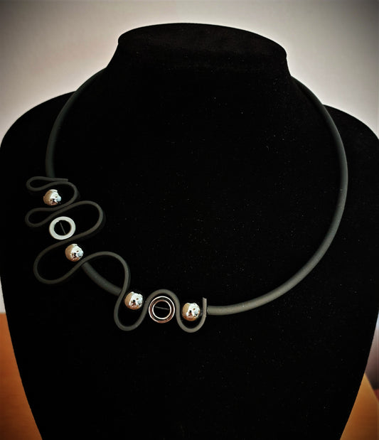 Halsband På sné