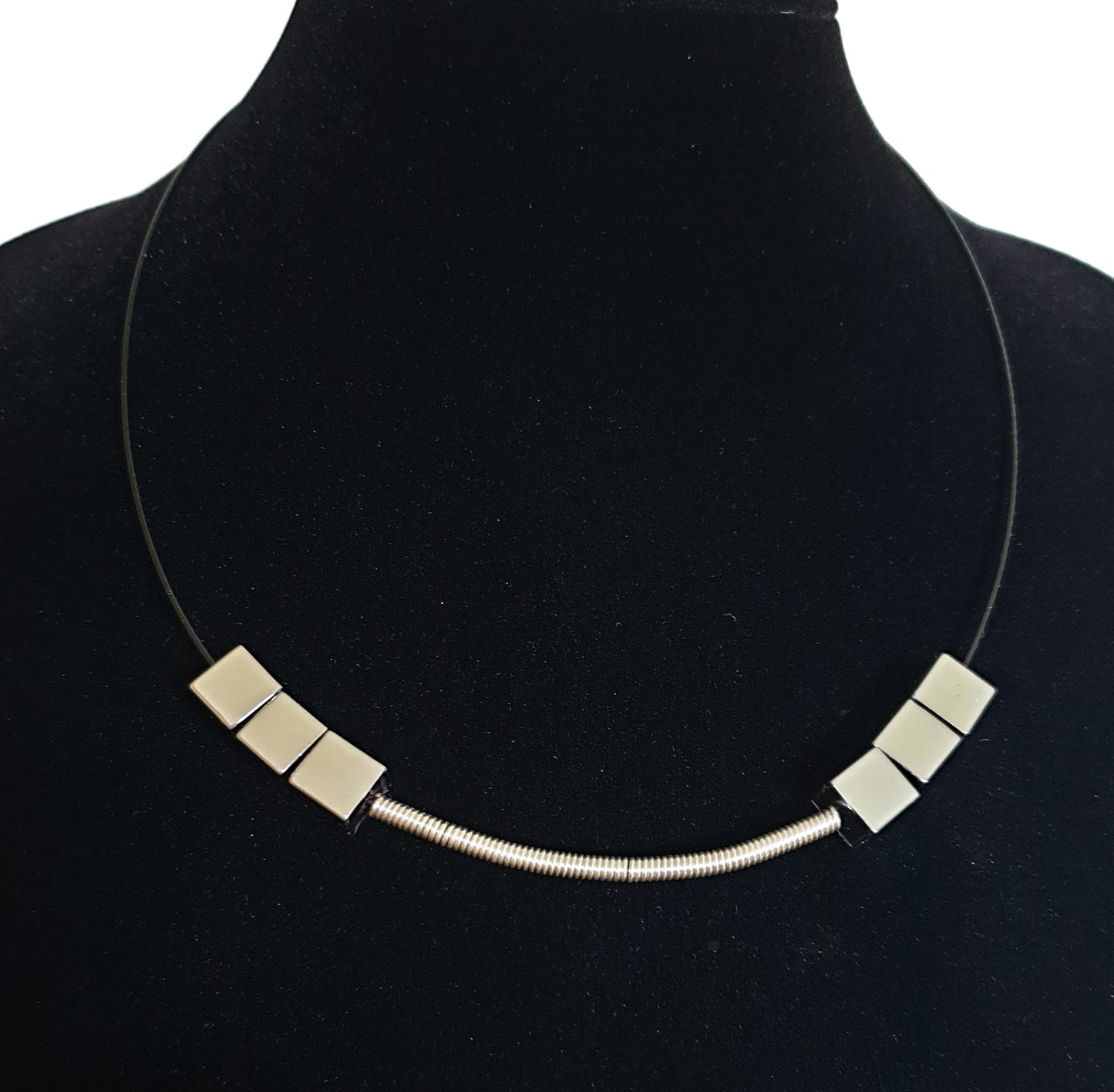 Halsband Silverkub